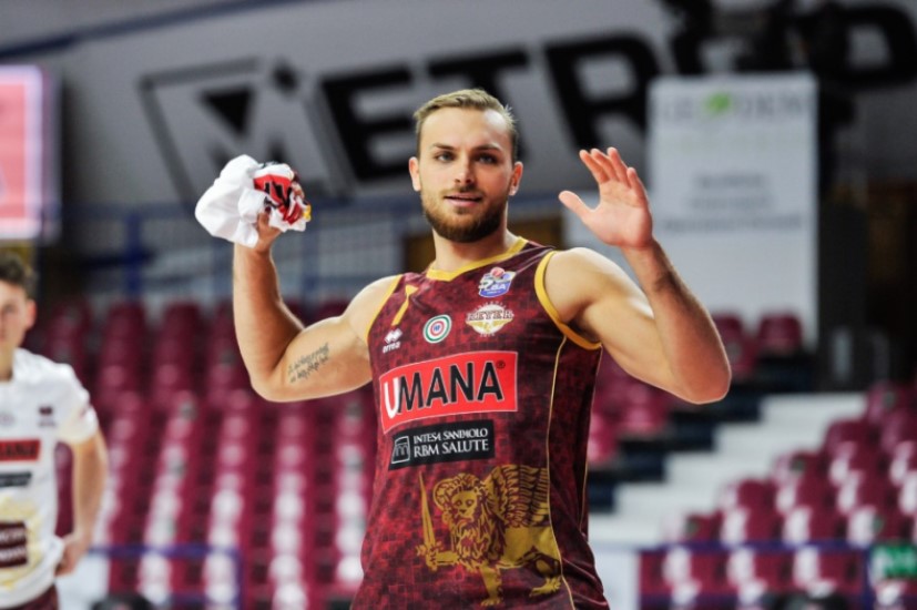 Olimpia Milano Stefano Tonut’u Kadrosuna Katmaya Hazırlanıyor