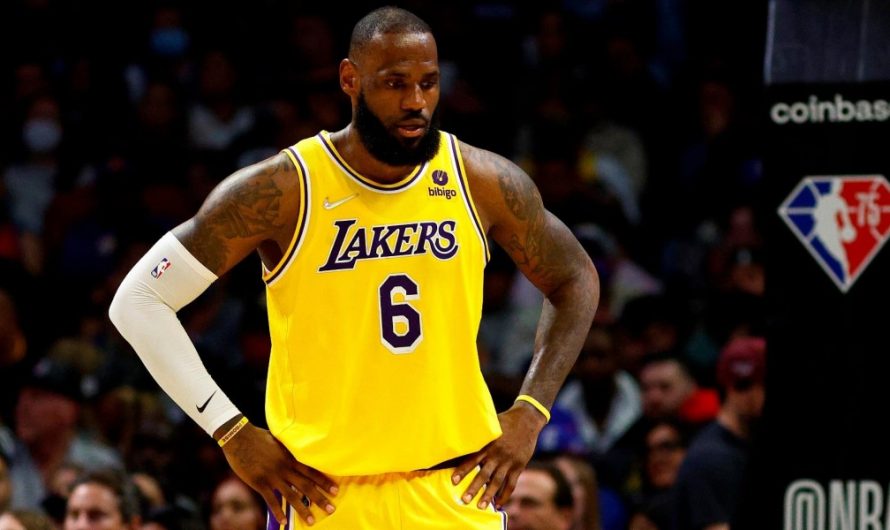 LeBron James Lakers ile Kontrat Uzatma Görüşmelerine Başladı