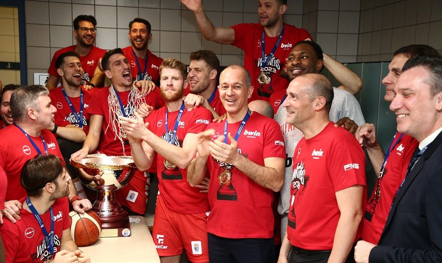 Olympiakos, OAKA’da Tamamlanamayan Olaylı Maça Rağmen Şampiyon Oldu