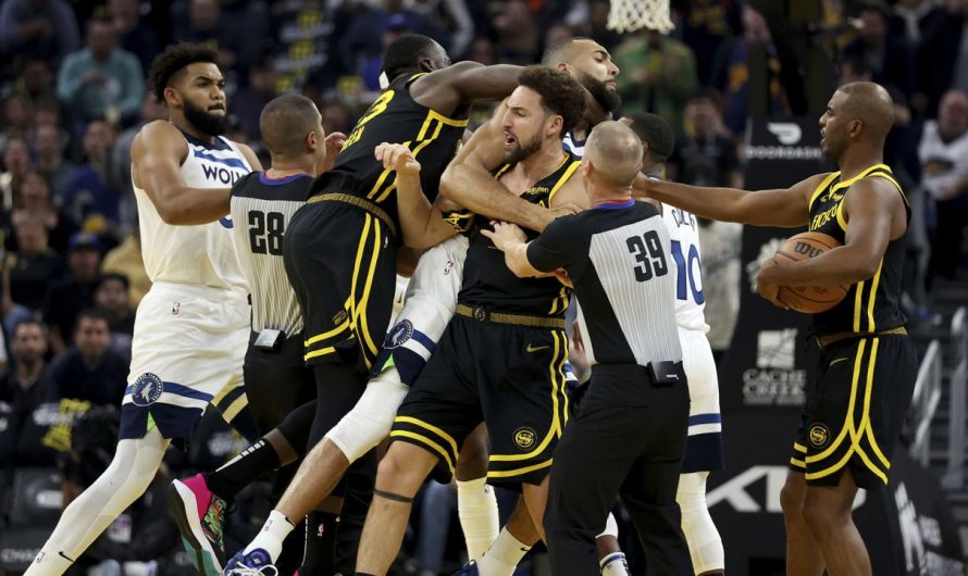 Wolves, Curry’siz Golden State’e Takılmadı (3 oyuncu atıldı)
