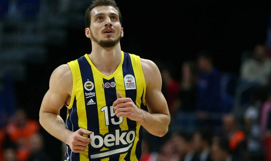 RESMİ: Fenerbahçe Genç Guardı Mert Emre ile Kontrat Yeniledi